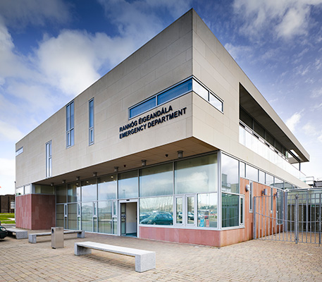 Exterior view of the architecture of Hospital Kerry